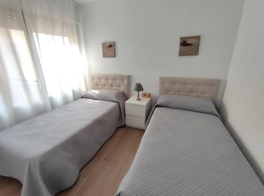 Amplio Apartamento Con Piscina Al Lado De La Playa 普拉加德阿罗 外观 照片