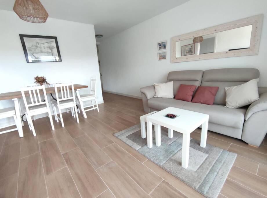 Amplio Apartamento Con Piscina Al Lado De La Playa 普拉加德阿罗 外观 照片